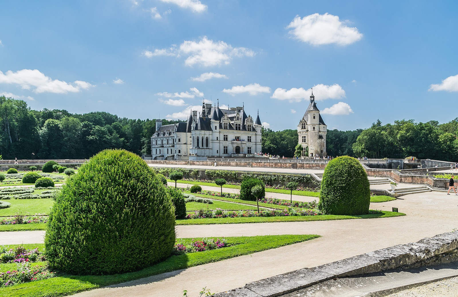 Diane de Poitiers’ formal garden with Chenonceau beyond clipped hedges and geometric paths