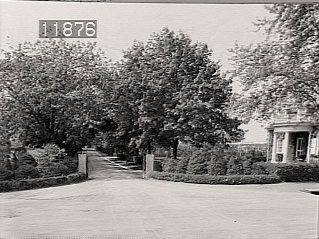 Historic 1916 view of Lynnewood Hall's formal entrance landscape