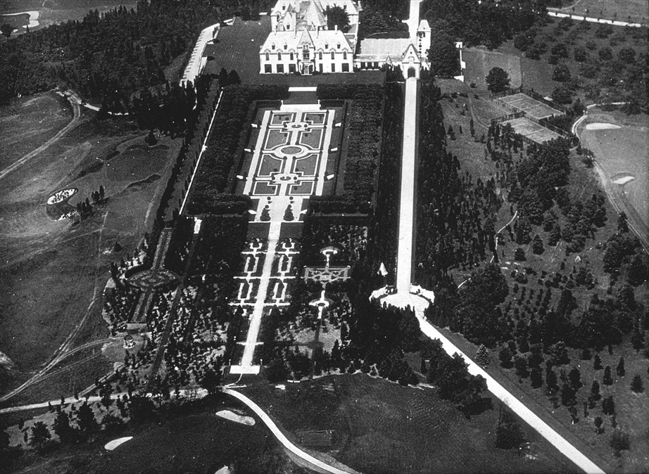 Historic aerial view of the original Oheka estate and its formal landscape